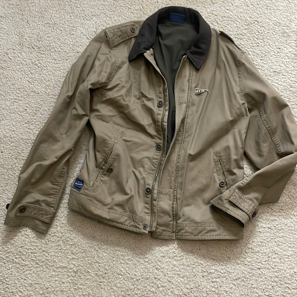 Lightweight jacket. Good to be used on a nice day when the weather permits.